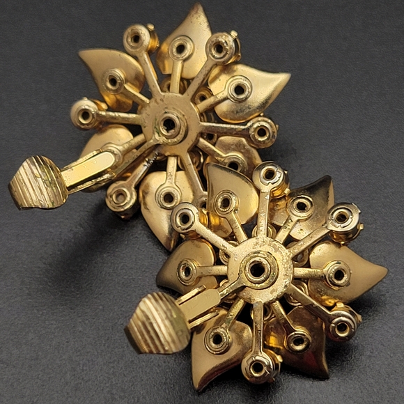 Vintage Gold Floral Crystal Cluster Clip-On Earrings - Women's Jewelry - Picture 6 of 6
